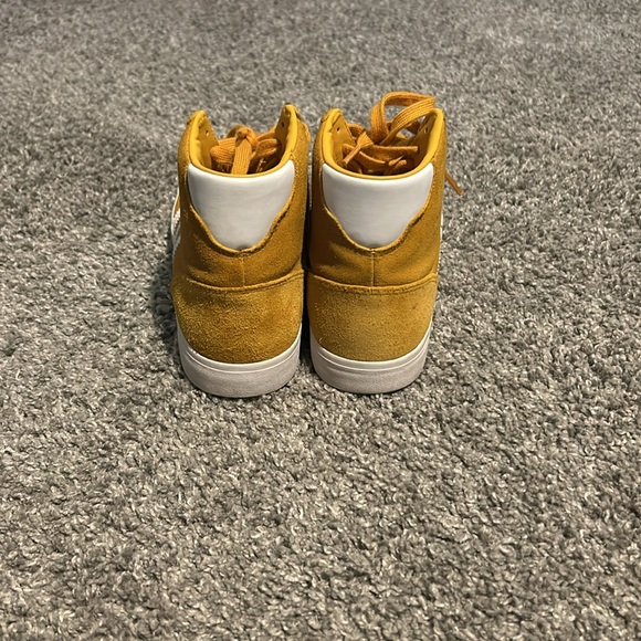 Mustard yellow high top adidas - Picture 4 of 6